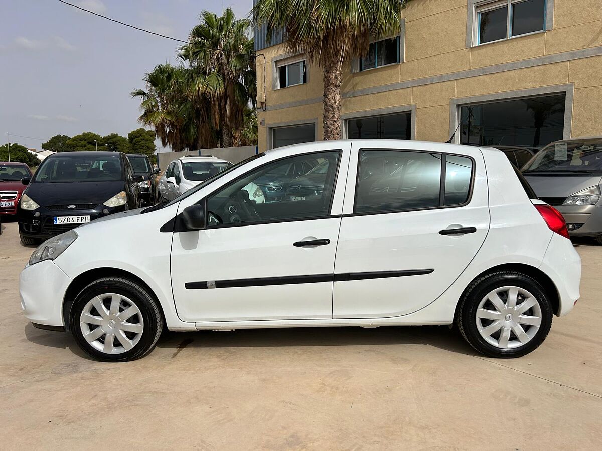 RENAULT CLIO YAHOO 1.2 SPANISH LHD IN SPAIN ONLY 40000 MILES SUPERB 2012